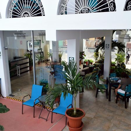 Hotel Jungle House Икитос Екстериор снимка