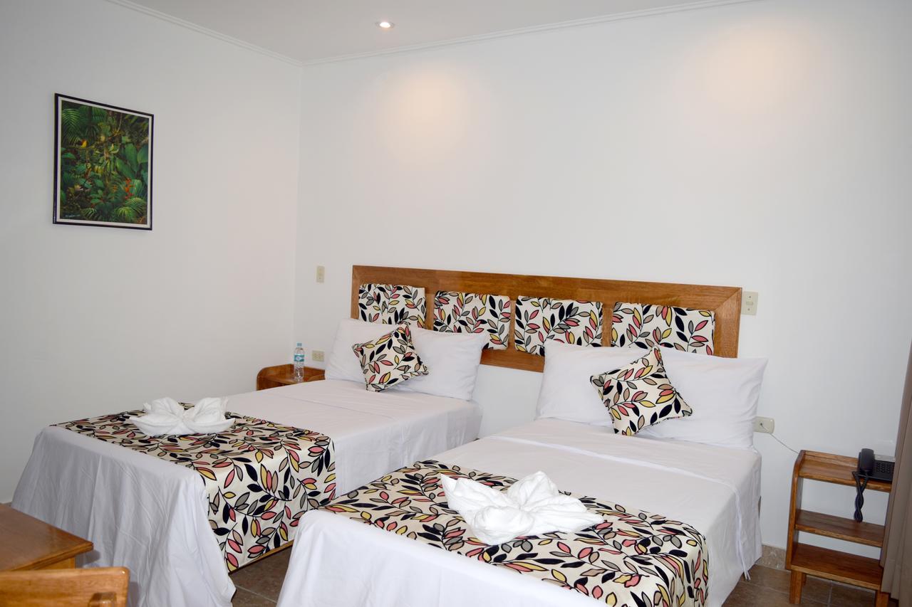 Hotel Jungle House Икитос Екстериор снимка
