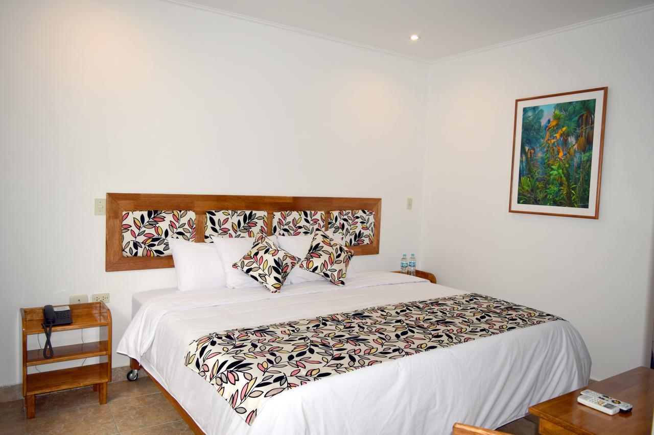 Hotel Jungle House Икитос Екстериор снимка